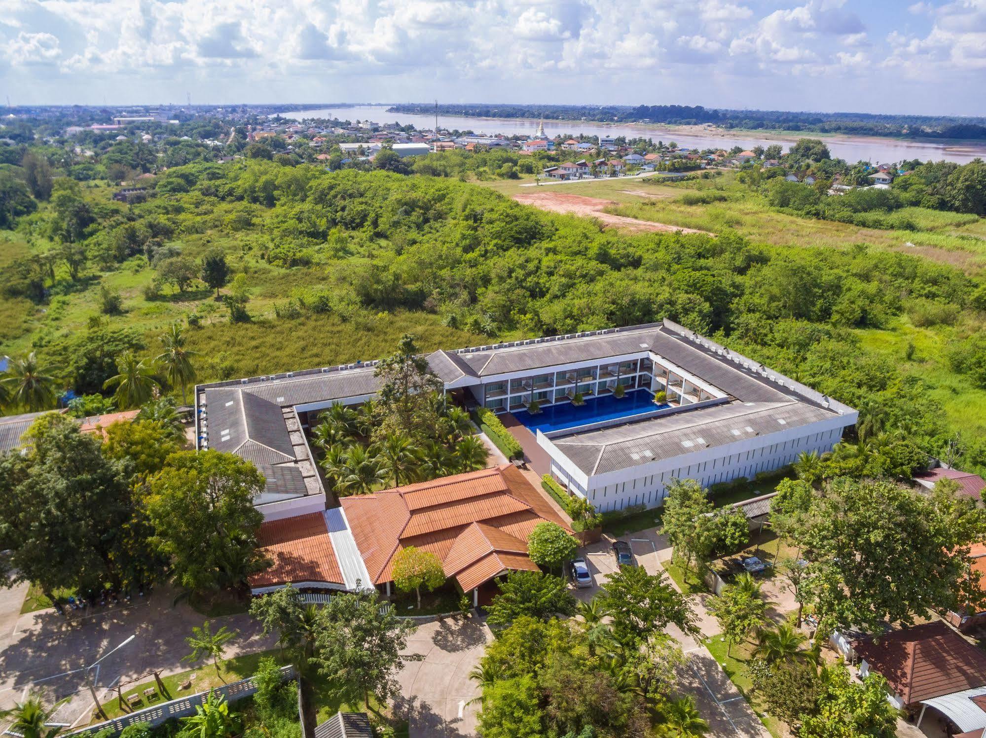 Vana Wellness Resort Nong Khai Extérieur photo